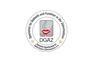 Logo - Spezialisten für Ästhetik und Funktion in der Zahnmedizin“ wird primär von der Deutschen Gesellschaft für Ästhetische Zahnmedizin e. V. (DGÄZ) vergeben. Es dient als Qualitätssiegel für Zahnärzte, die eine umfassende, mehrjährige Zusatzausbildung u